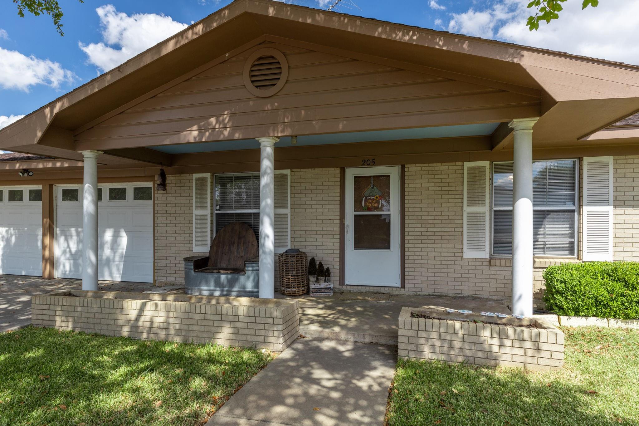 205 Klesel Street