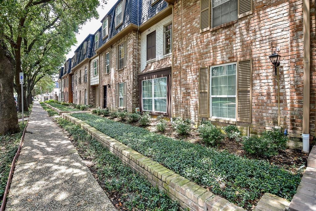 357 N Post Oak Lane 312