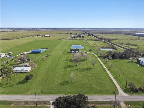 Homes For Sale - 17637 Englin Road<br/> Jefferson County, Winnie, TX 77665