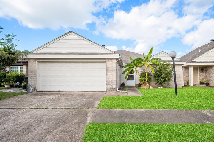 Photo 1 of 33 — 6122 Havendale Drive, Houston, TX 77072