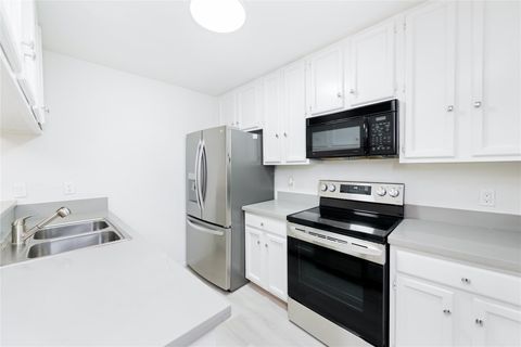 Photo of 11711 Memorial Drive #129, Houston, TX 77024 (MLS # 89799955) Photo of 11711 Memorial Drive #129, Houston, TX 77024 (MLS # 89799955)