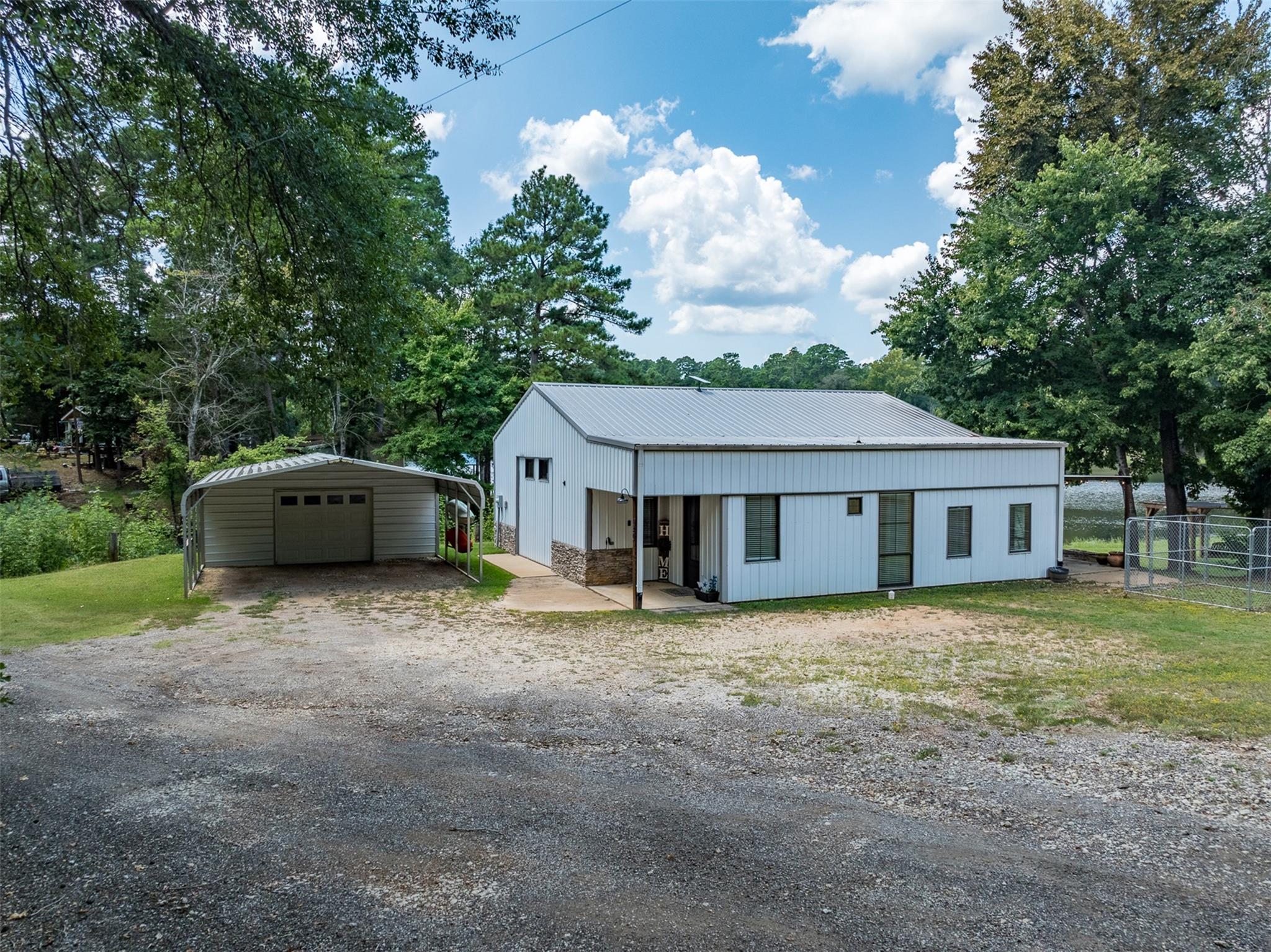 240 Private Road 5515