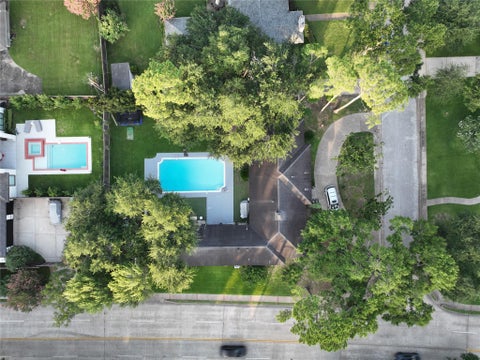 Photo of 5666 Willers Way, Houston, TX 77056 (MLS # 21782136)