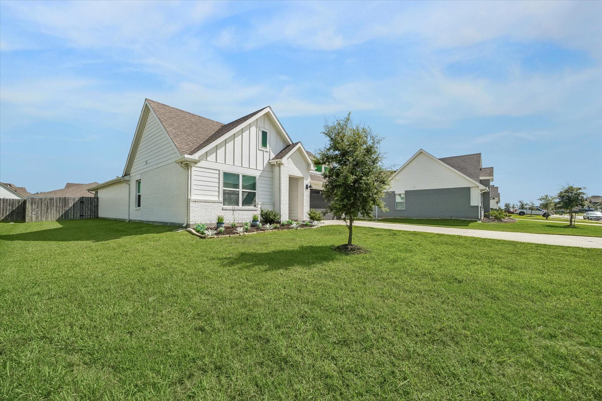 13911 Red River Drive
