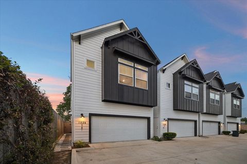 Photo of 1524 Ojeman Road #D, Houston, TX 77055 (MLS # 79729490)