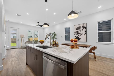 Tiny photo for 305 Marcella Street #C, Houston, TX 77091 (MLS # 22771296)