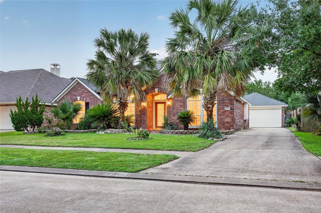 Photo of 9910 Ripple Lake Drive, Houston, TX 77065 (MLS # 72719447)