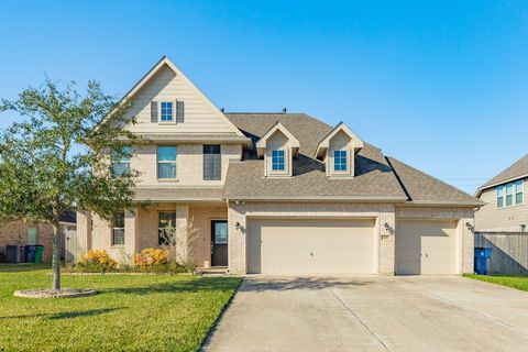 Photo of 707 Burr Oak, Richwood, TX 77531 (MLS # 35494817)