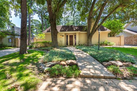 Photo of 354 Tealwood Drive, Houston, TX 77024 (MLS # 83110535)