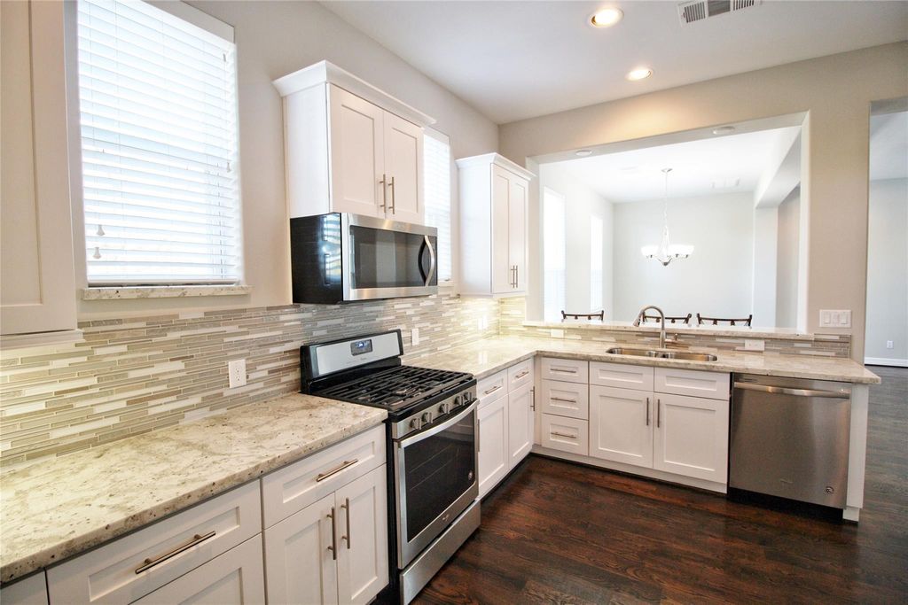 Photo of 709 Link Road, Houston, TX 77009 (MLS # 44572454)