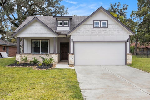 Photo of 221 Inwood Drive, West Columbia, TX 77486 (MLS # 39201978)
