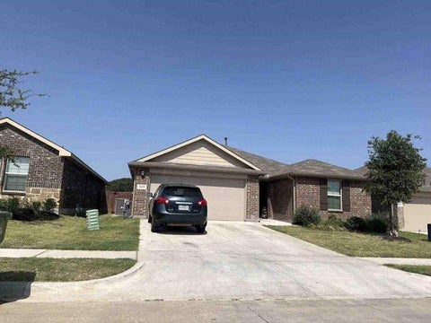Photo of 545 Bronze Circle W, Springtown, TX 76082 (MLS # 77381992)