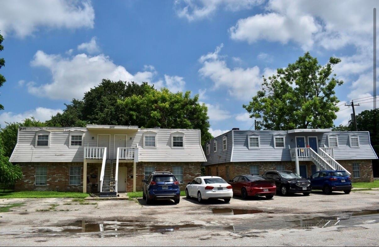 1500 Oleander Drive
