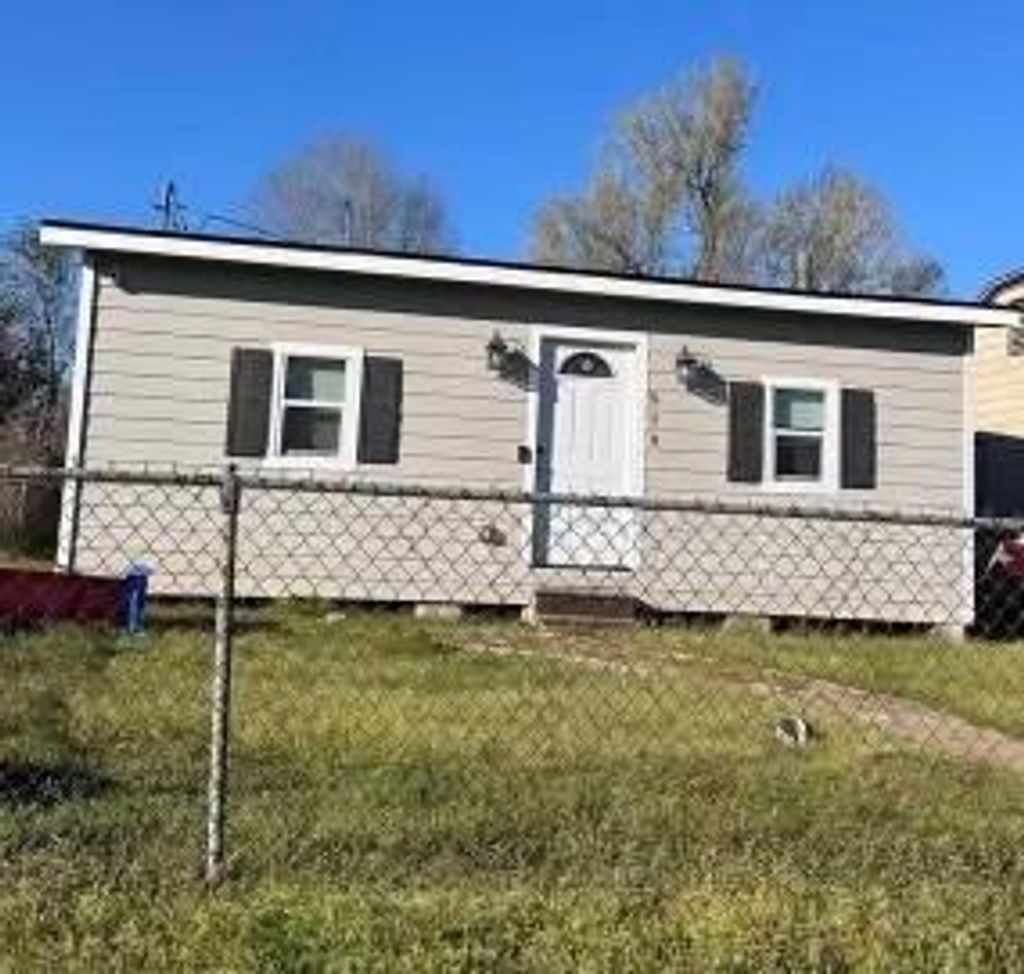 Photo of 919 Sam Houston Street, Liberty, TX 77575 (MLS # 53483917)