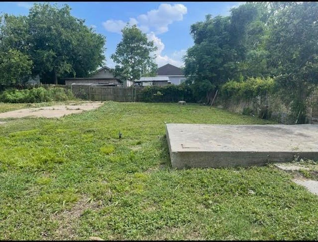 Photo of 7724 Avenue J, Houston, TX 77012 (MLS # 81157798)