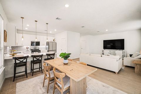 Property photo of 22303 Hawberry Blossom Lane, Tomball, TX 77377