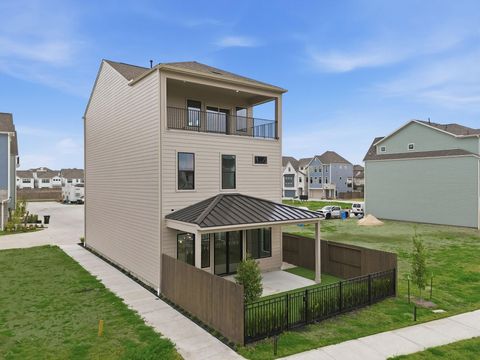 Photo of 8713 Padua Lane, Houston, TX 77055 (MLS # 72526602)