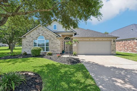 Photo of 18611 Cypress Lake Village Drive, Cypress, TX 77429 (MLS # 97282270)