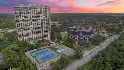 Photo of 121 N Post Oak Lane #2203, Houston, TX 77024 (MLS # 46581550)