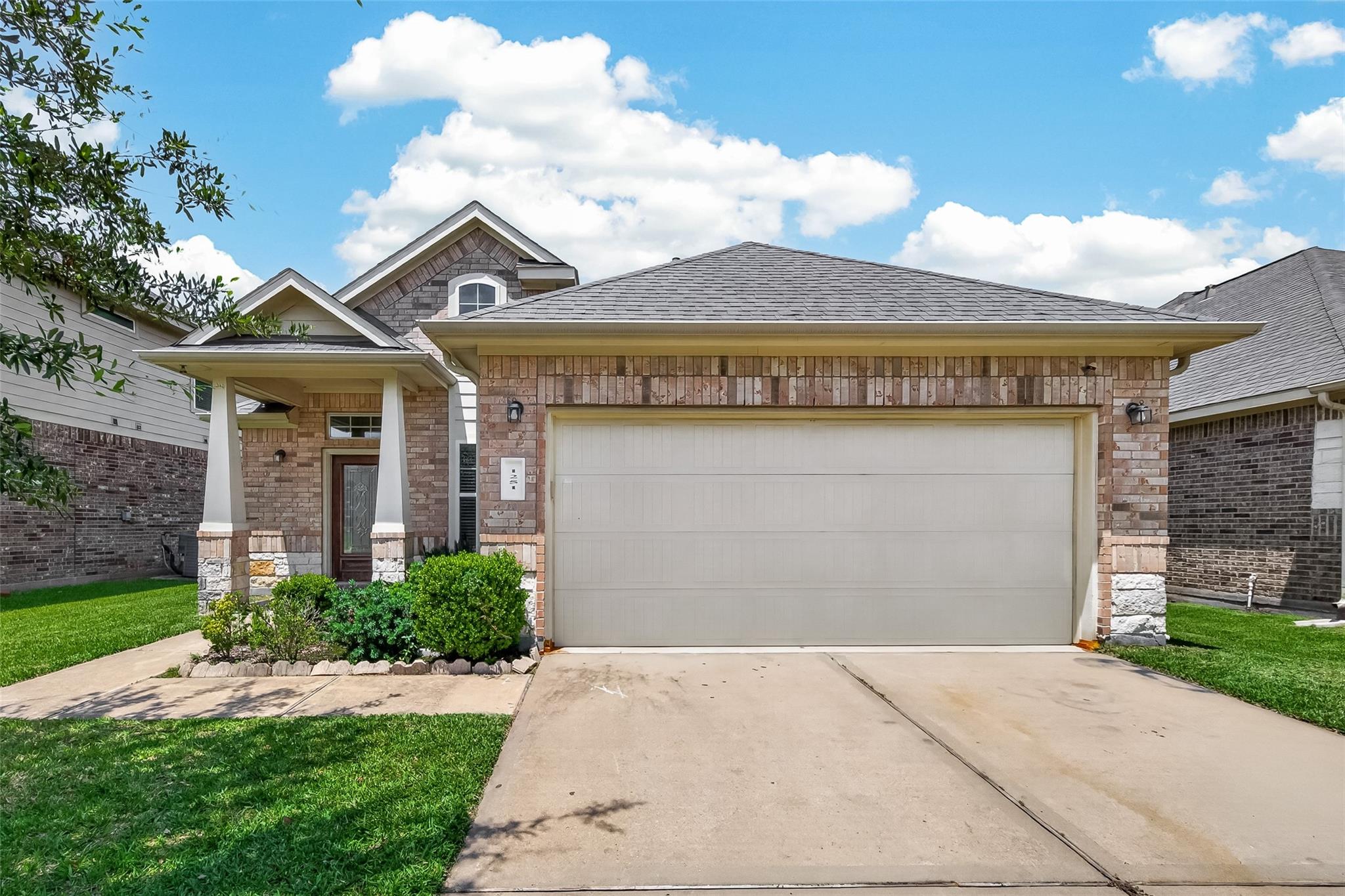 1251 S Maple Drive