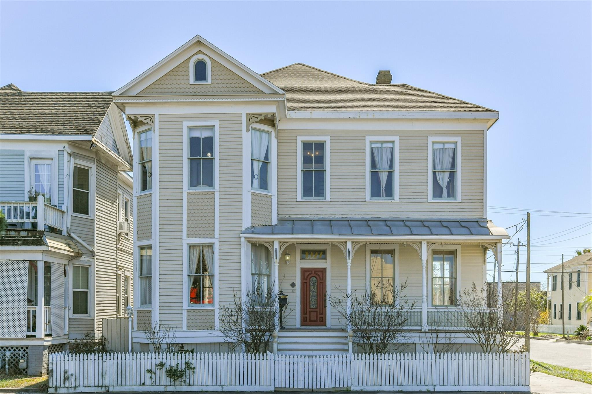 1927 Broadway Street
