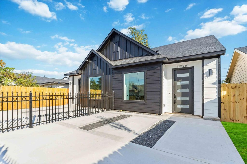 Photo of 7109 Conley Street #A-B, Houston, TX 77021 (MLS # 37938736)