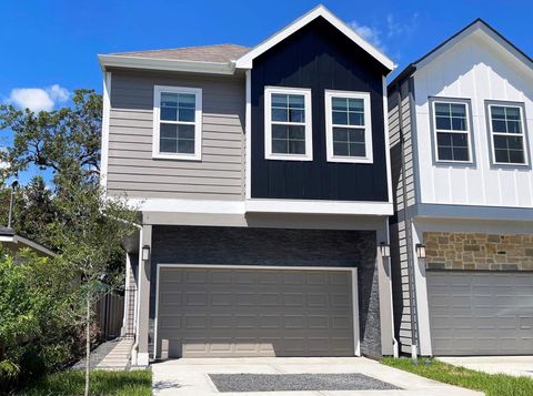 Photo of 313 E 27th Street, Houston, TX 77008 (MLS # 43176129)
