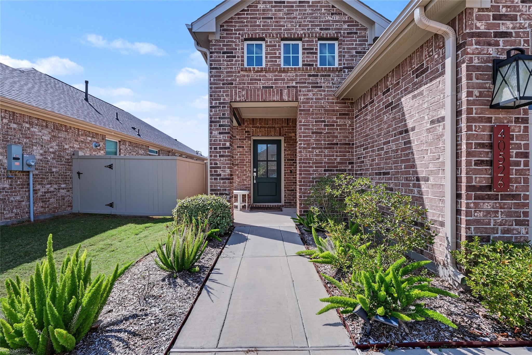 40526 Tyto Lane