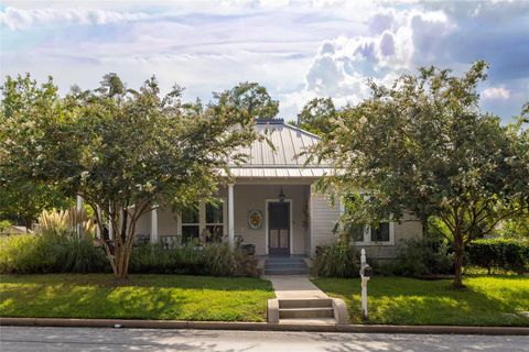 Photo of 1506 S Jackson Street, Brenham, TX 77833 (MLS # 59281019) Photo of 1506 S Jackson Street, Brenham, TX 77833 (MLS # 59281019)