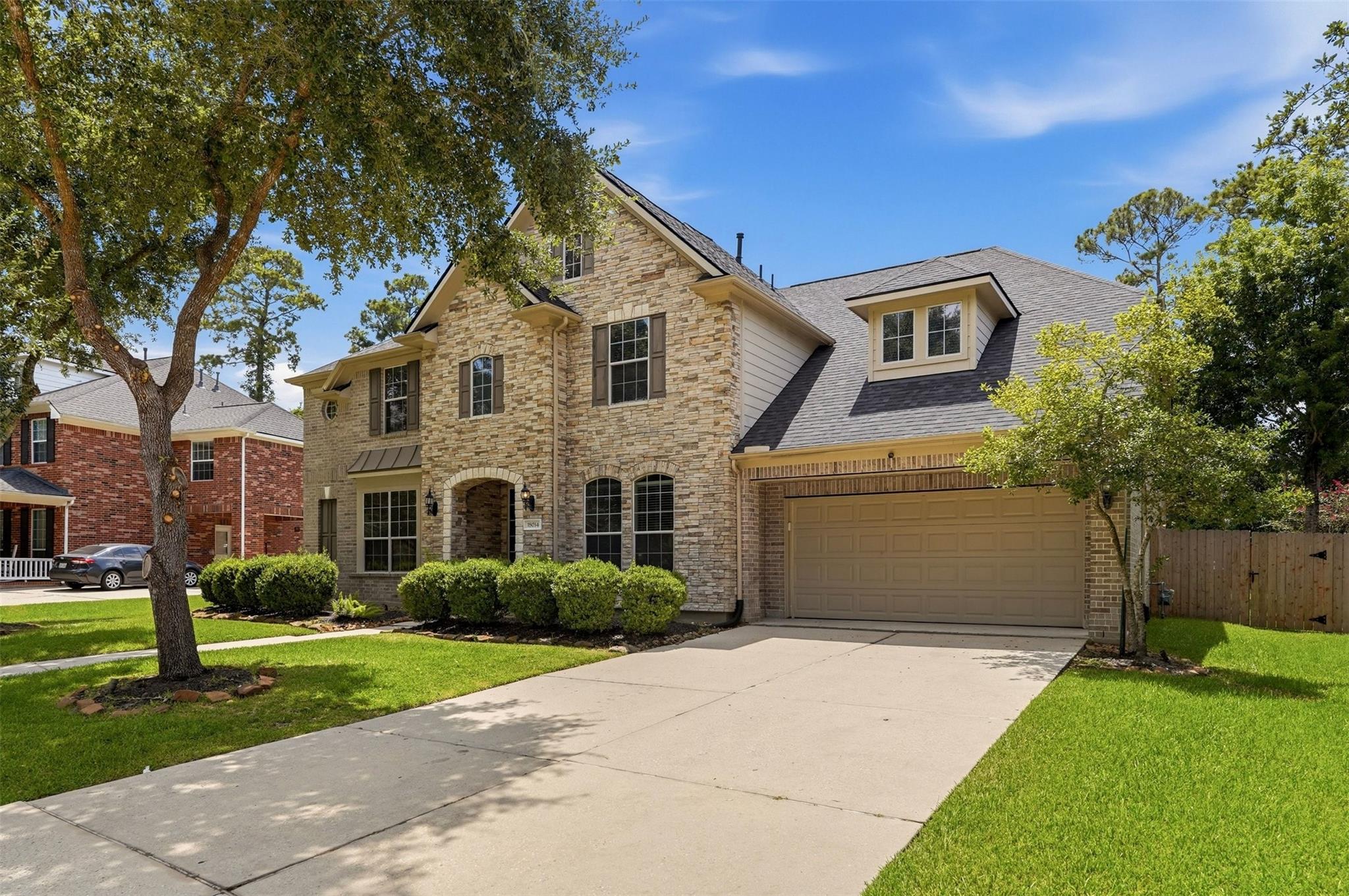 18034 Crescent Royale Way