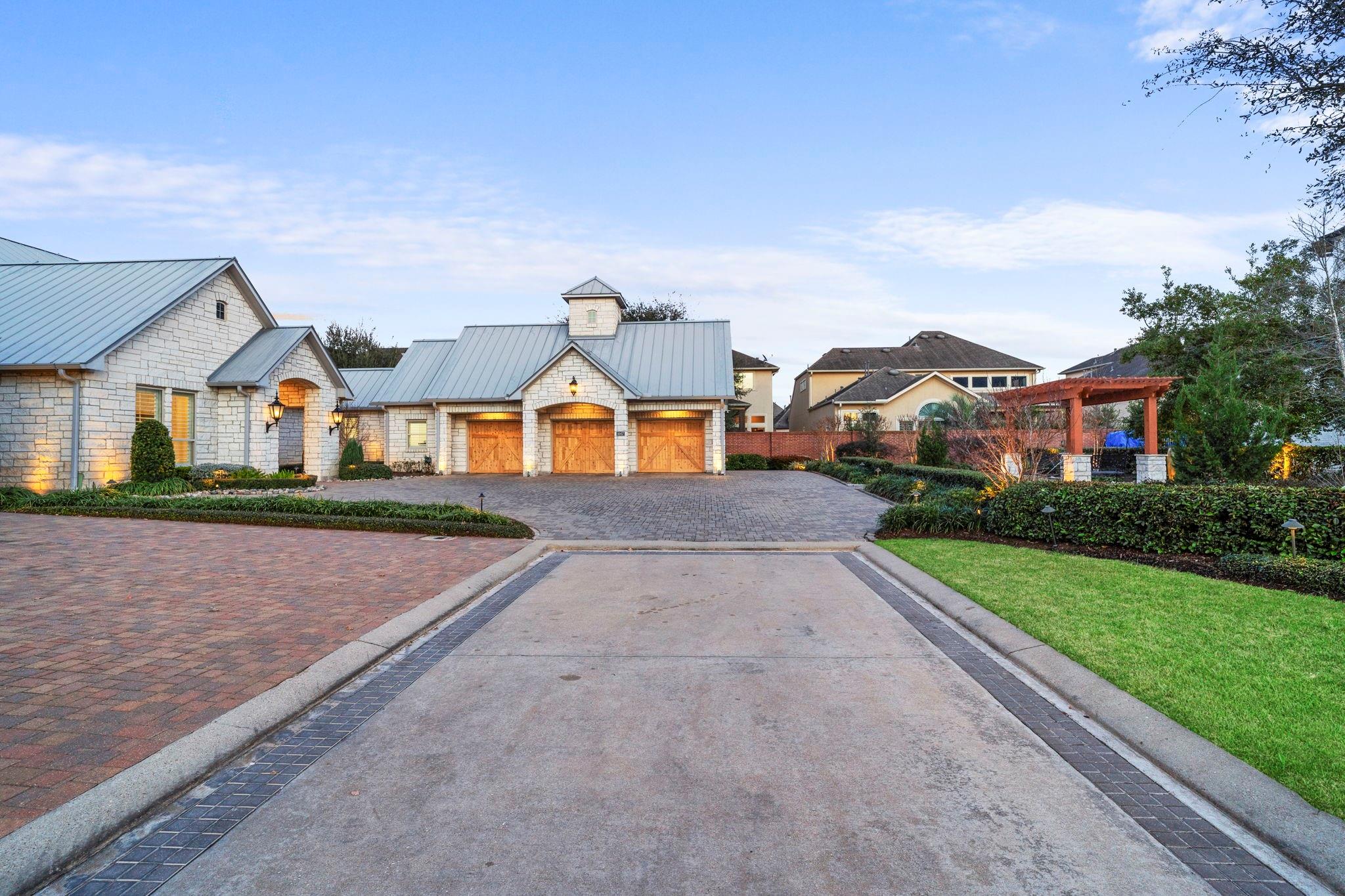 1007 Creek View Court