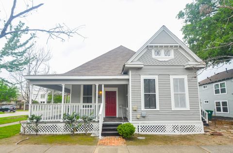 Photo of 1707 Sabine Street, Houston, TX 77007 (MLS # 73760380)