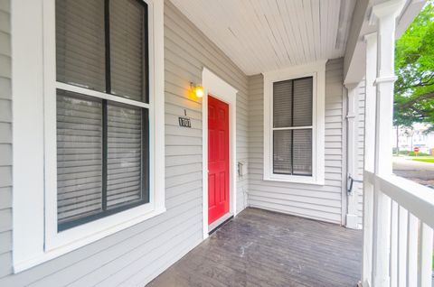 Tiny photo for 1707 Sabine Street, Houston, TX 77007 (MLS # 73760380)