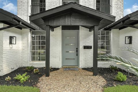 Photo of 5702 Indigo Street, Houston, TX 77096 (MLS # 79587908)