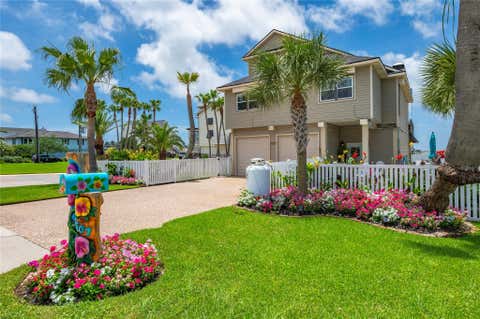 Photo of 1507 Tiki Drive, Tiki Island, TX 77554 (MLS # 28930166)