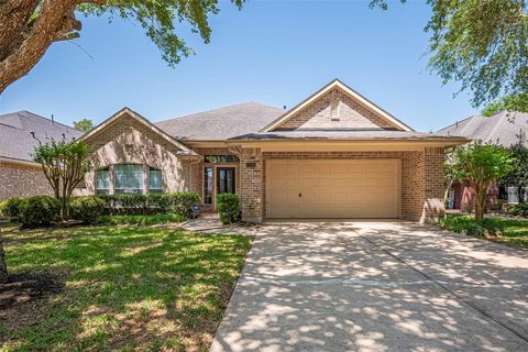 Photo of 3318 Thistlegrove Lane, Sugar Land, TX 77498 (MLS # 36652470)
