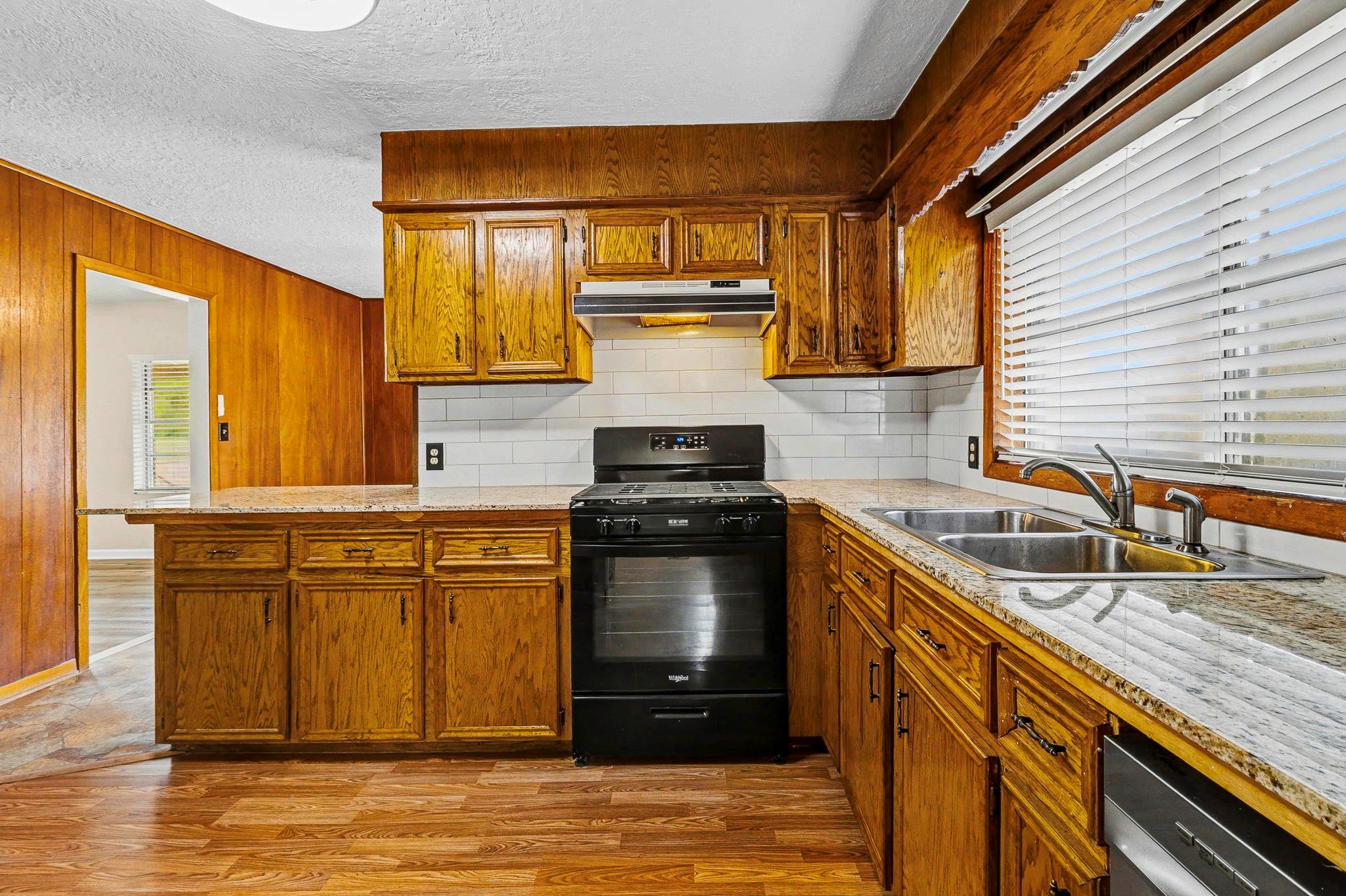 211 W Sherman Street