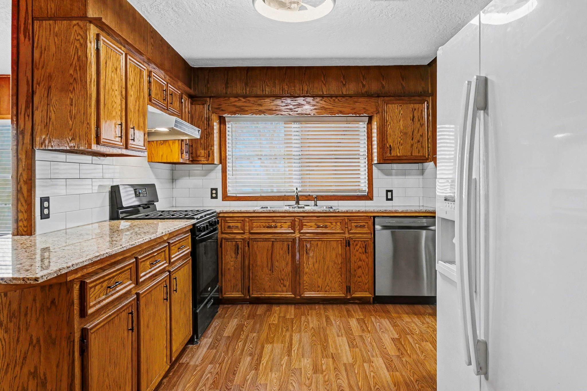 211 W Sherman Street