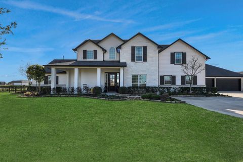 Homes For Sale - 103 Lily Lane<br/> Rosharon, TX 77583