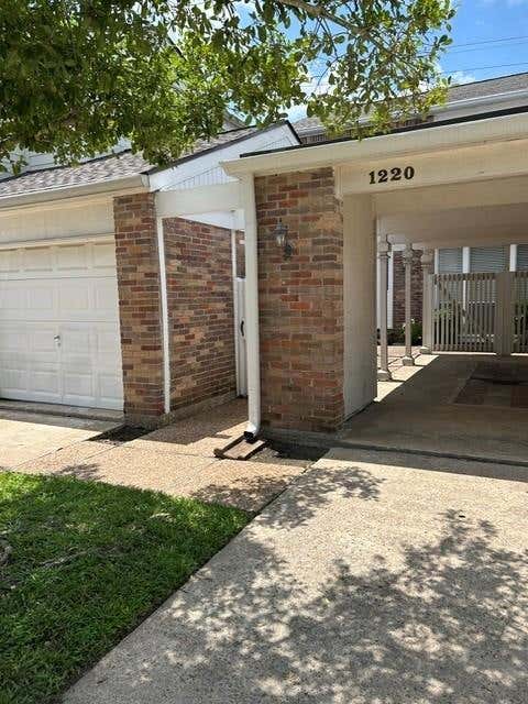 Photo of 1220 Fountain View Drive #197, Houston, TX 77057 (MLS # 86378308)