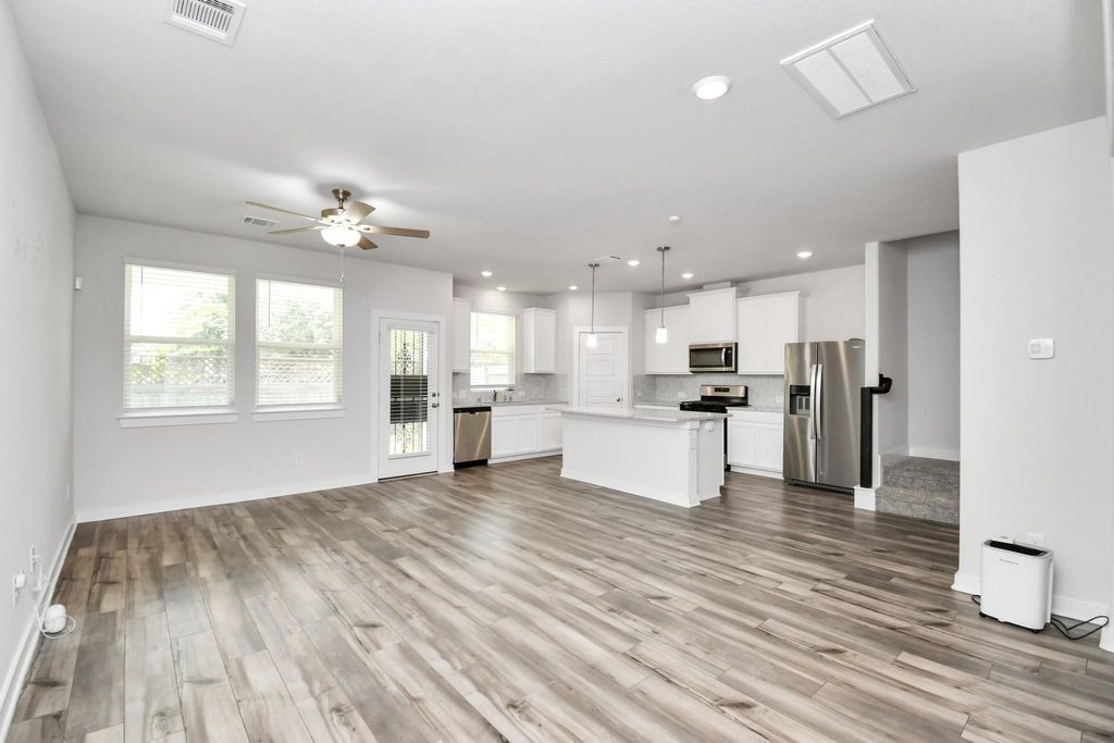 Photo of 8213 Rising Stream Drive, Houston, TX 77063 (MLS # 6600000)