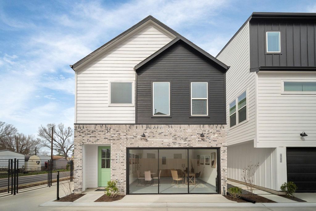 Photo of 4752 Martin Hill Street St, Houston, TX 77018 (MLS # 83535482)