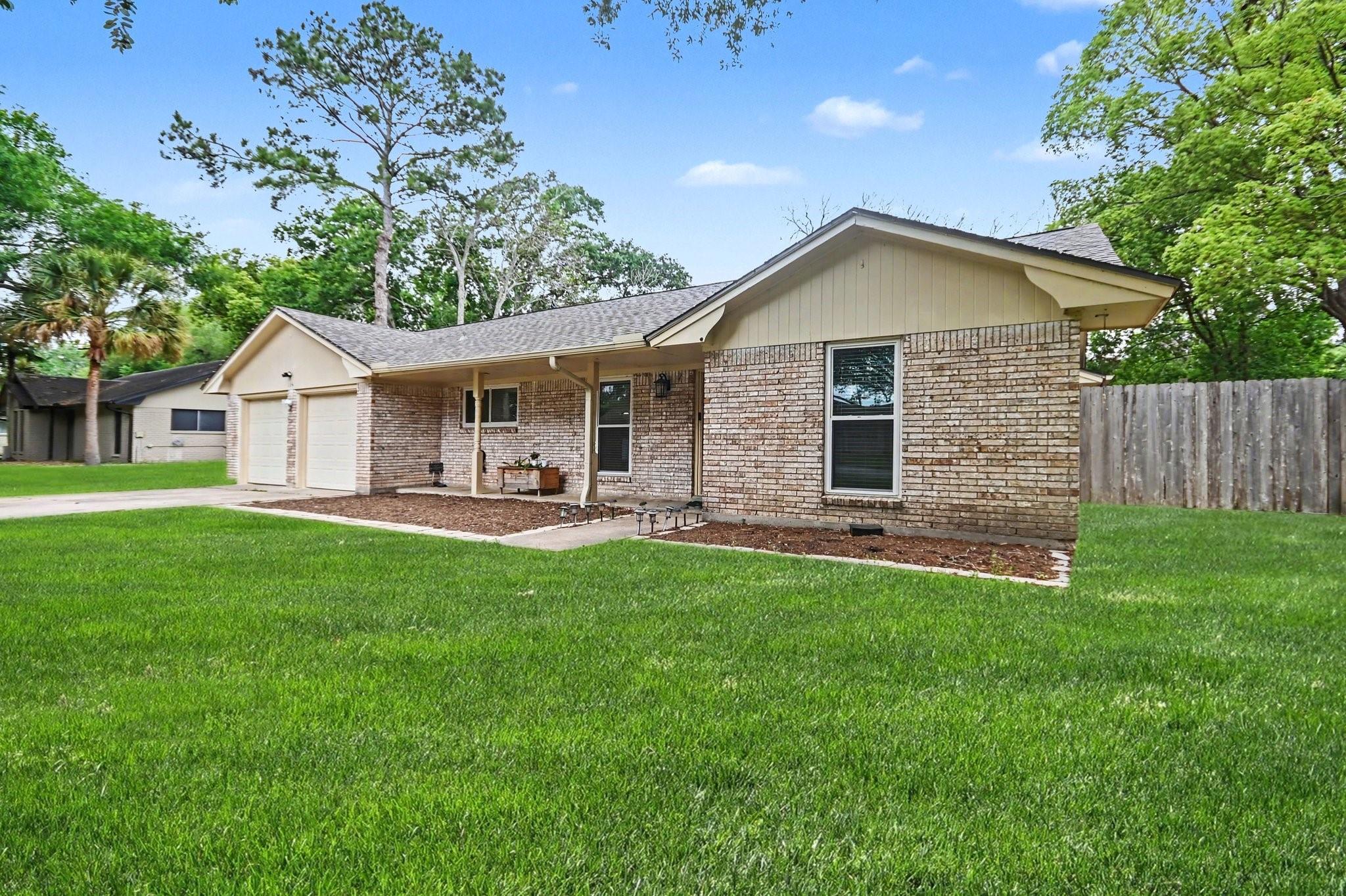 114 E Wildwinn Drive