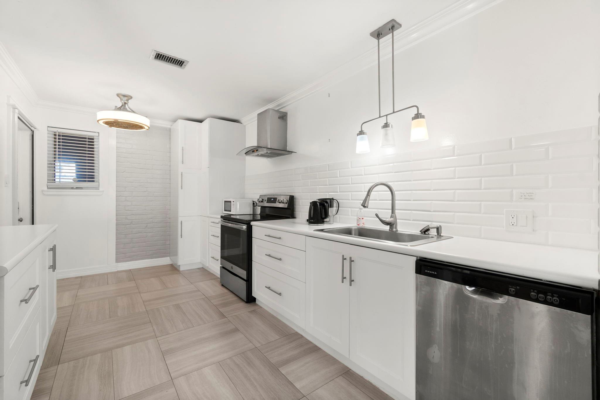 2824 Briarhurst Drive 14