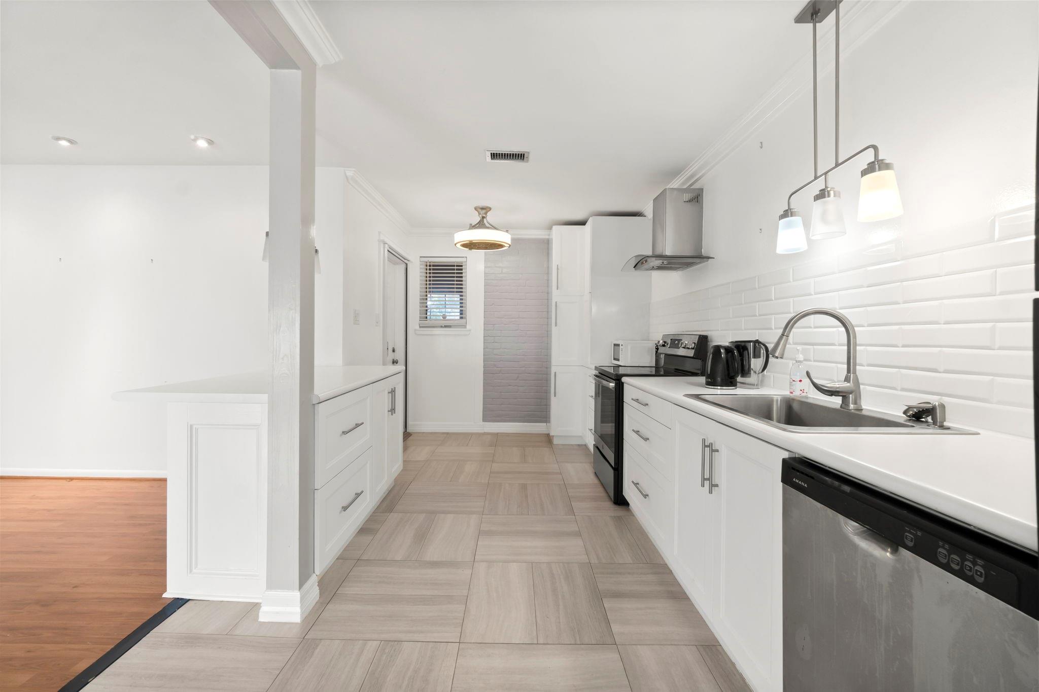 2824 Briarhurst Drive 14