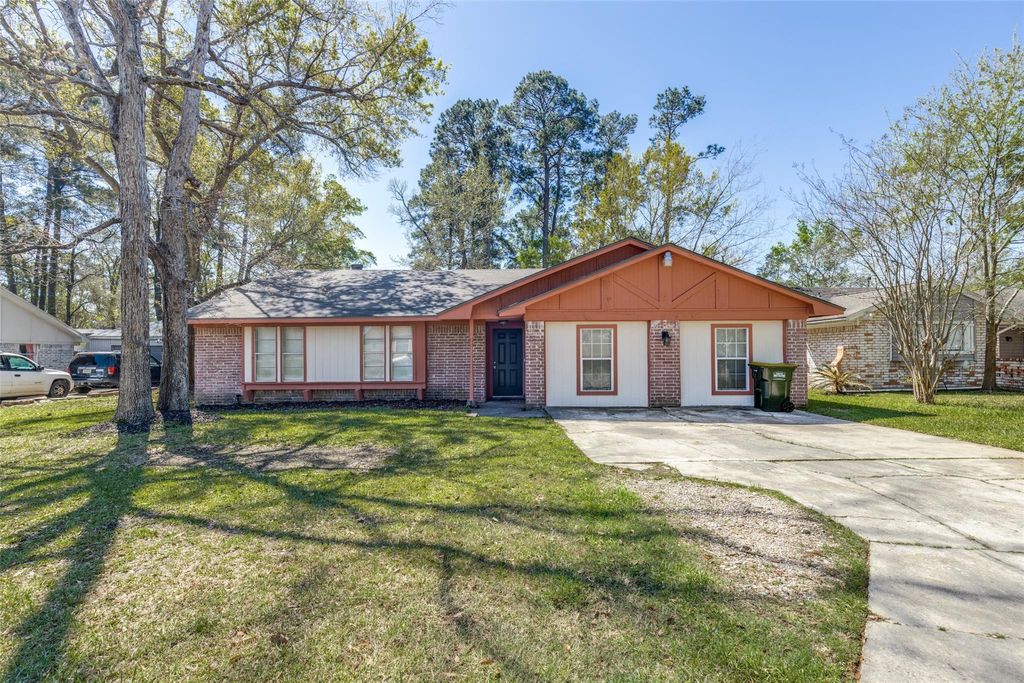 Photo of 114 Belvedere Drive, Conroe, TX 77301 (MLS # 37647746)