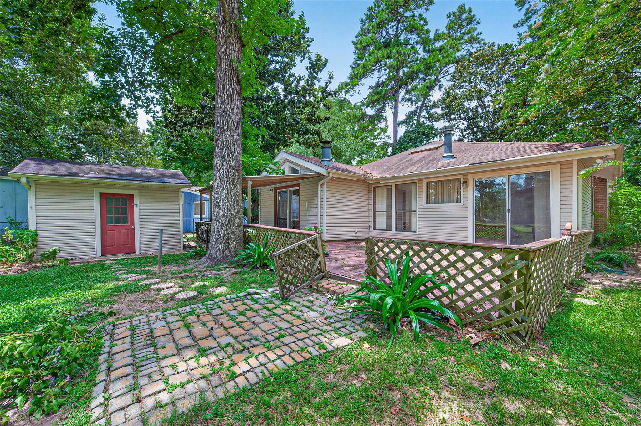 10063 Lake Shore Drive