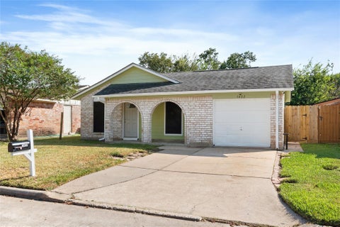 Photo of 1422 Kappa Street, Pasadena, TX 77504 (MLS # 10094835)