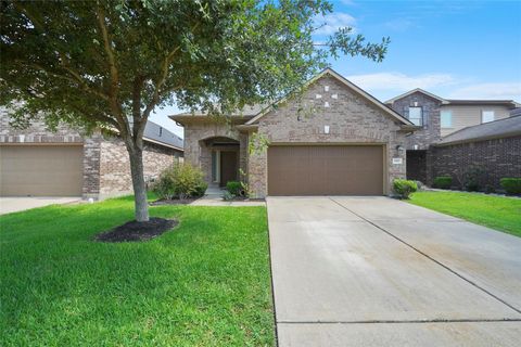 Photo of 9303 Fuqua Breeze Drive, Houston, TX 77075 (MLS # 67169478)