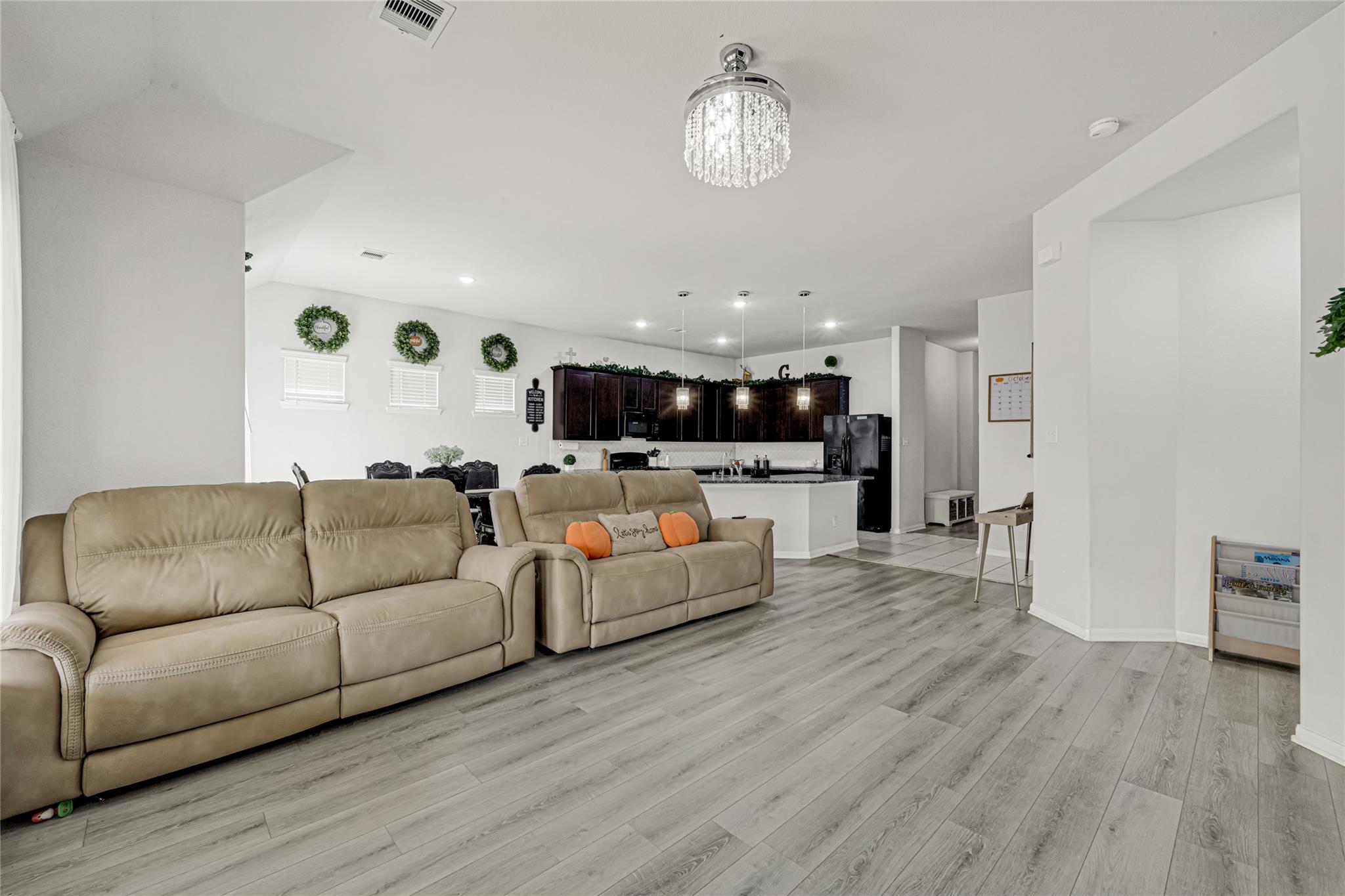 302 Vineyard Court